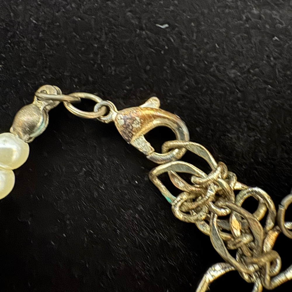 Elegant Vintage Faux Pearl Necklace 17” - 19” length - Picture 4 of 5